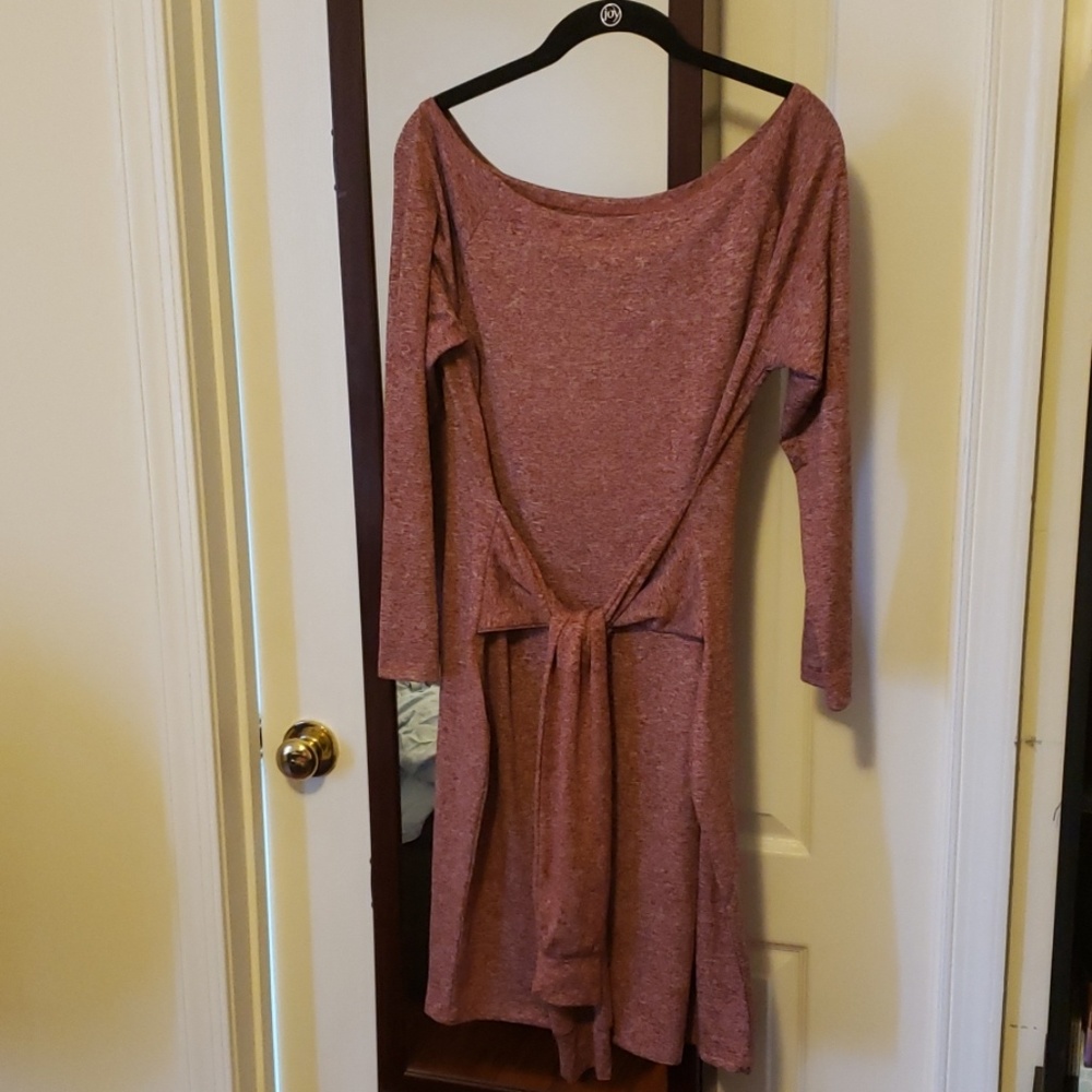 Dress with tie waist